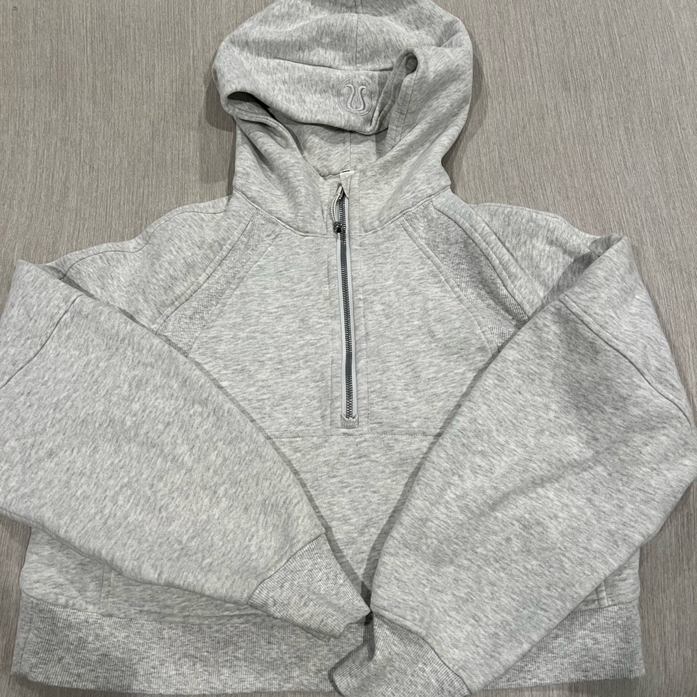 Lululemon Scuba 1/2 zip cropped hoodie